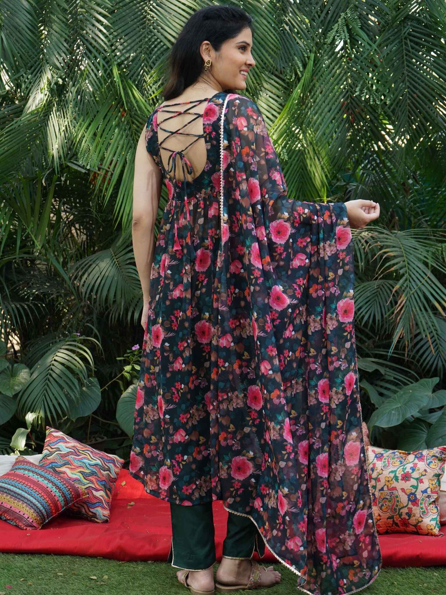 Flower Printed Green Georgette kurta set - Image 2