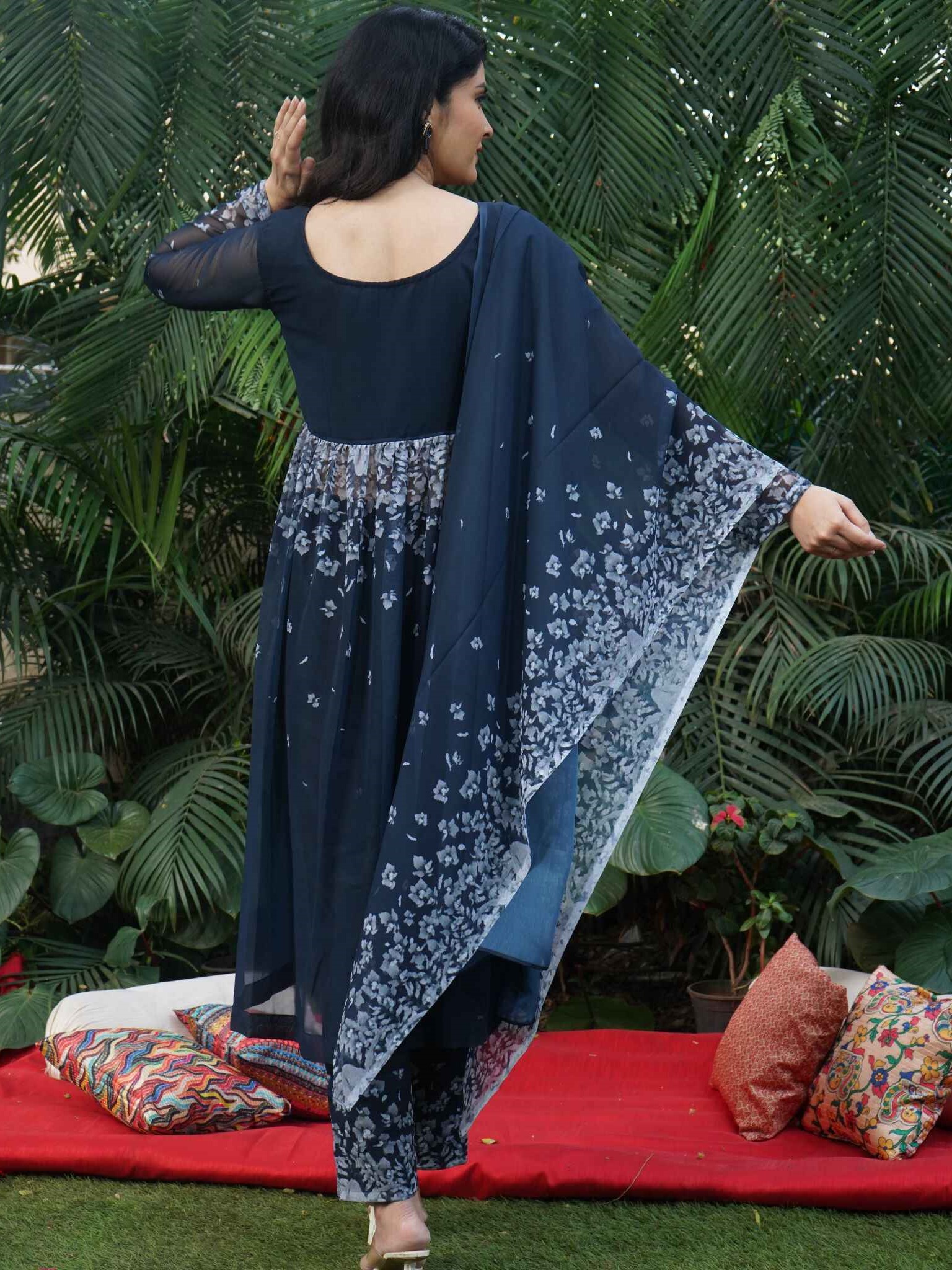 Blue Trendsetter printed georgette set - Image 3